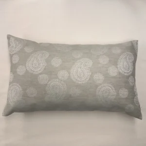 Dinkelspelzkissen mit Paisleyüberzug. Waschbarer Überzug inklusive Innenkissen. Größe 40*30 cm.